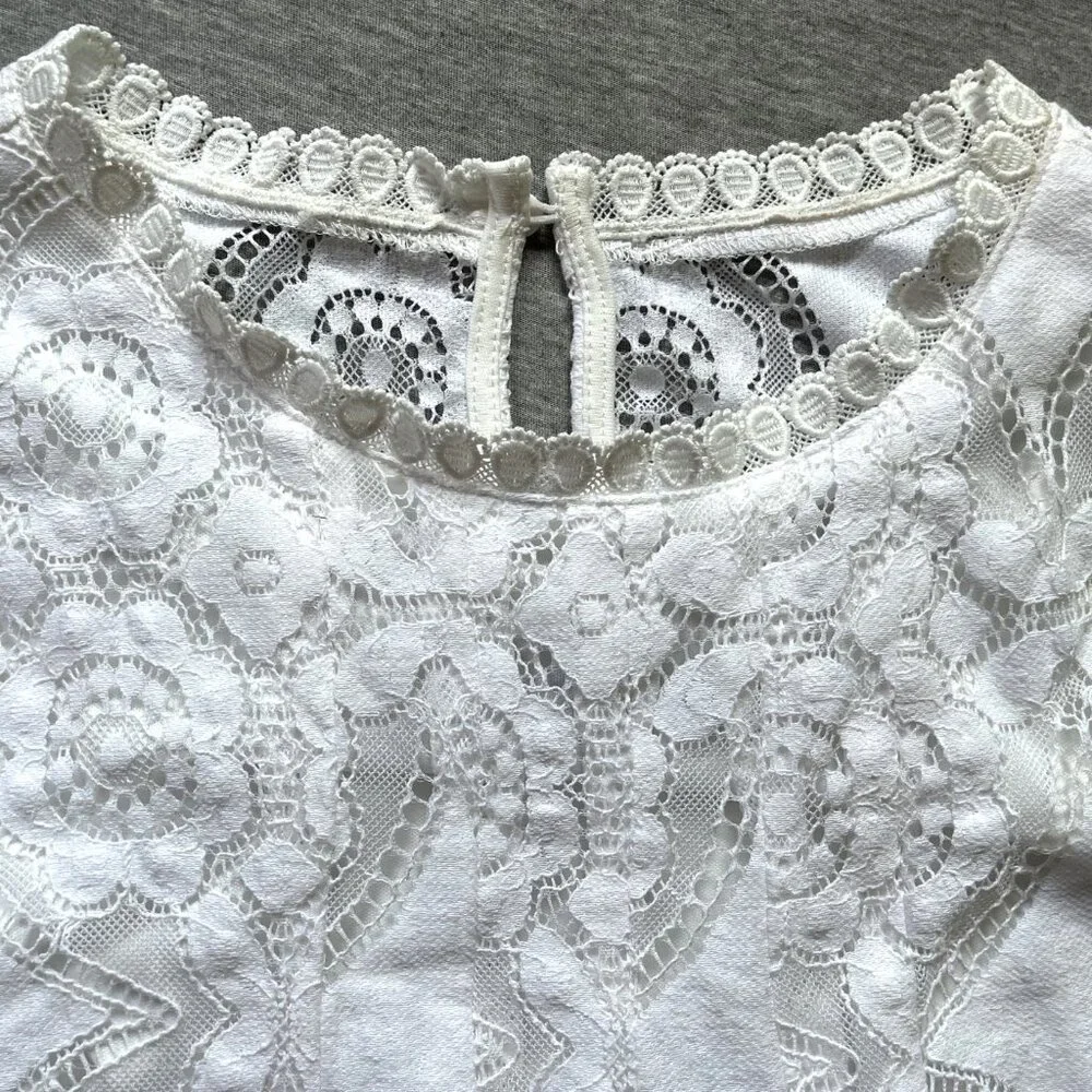 Doe & Rae White Floral Lace Sleeveless Tank